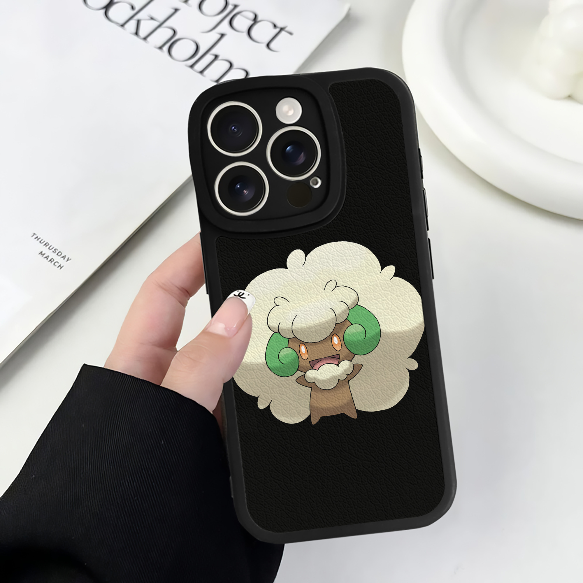 （画像用） ポケットモンスター Pokémon 【iPhone 16シリーズ対応】シリコンスマホケース（レザー調） 材質：シリコン
